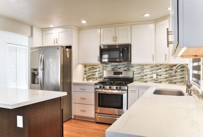 Building Photo - Charming 3 Bedroom Home in Klahanie | Issaquah Schools