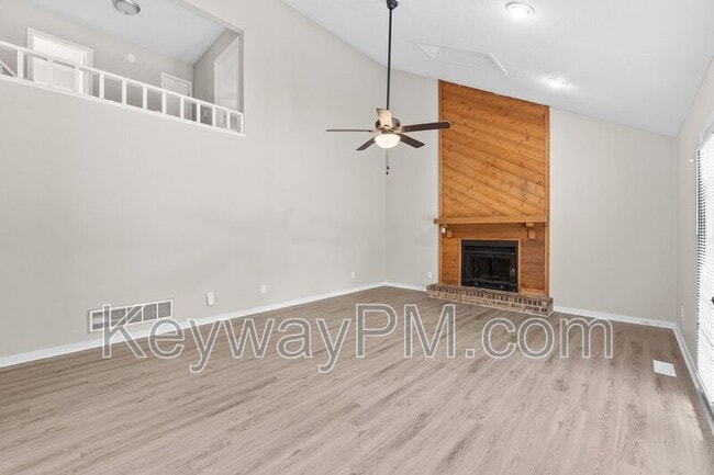 Building Photo - 107 Robinwood Dr