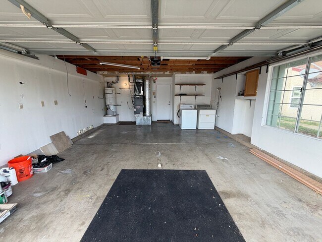 Building Photo - Beautiful Updated Home