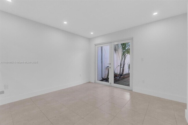 Building Photo - 508 NW 11th St