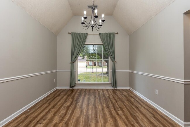 Building Photo - 3418 Broadway St