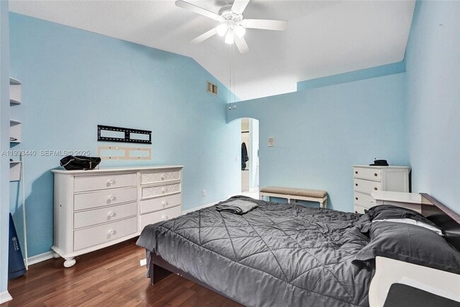 Building Photo - 1046 Satinleaf St