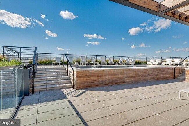 Building Photo - 1625 Eckington Pl NE