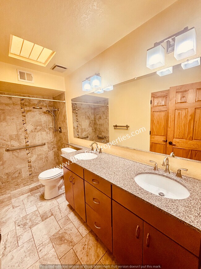 Building Photo - 8401 E Stella Rd