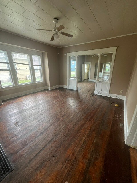 Building Photo - 1009 W Neely Ave