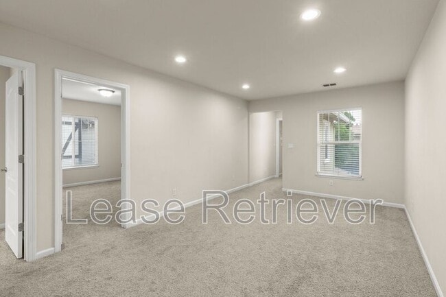 Building Photo - 223 W Prosperidad Way
