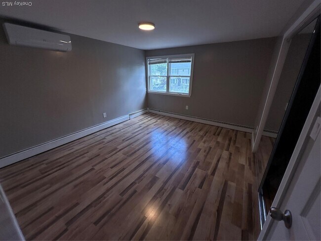 Building Photo - 15 Mida Ct