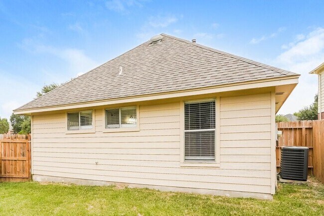 Building Photo - 5200 Rockwood Dr