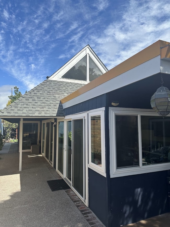 Building Photo - Bright and Airy Sunnyvale Home with Updated Bathrooms and Private Yard