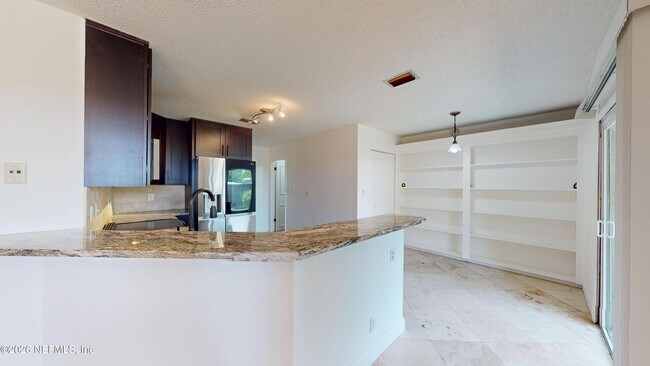 Building Photo - 111 Lobelia Rd