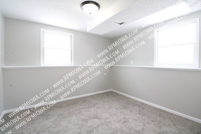 Building Photo - 1318 SW Kenworthy Dr