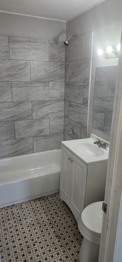 Building Photo - 3 Bedroom 1 Bath Home in Great Neighborhood!