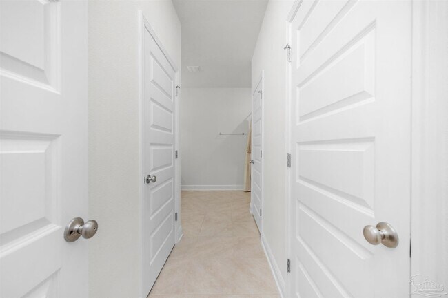 Building Photo - 7814 Burnside Lp