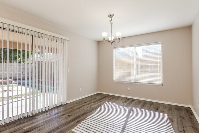 Building Photo - 9147 N 73rd Ln