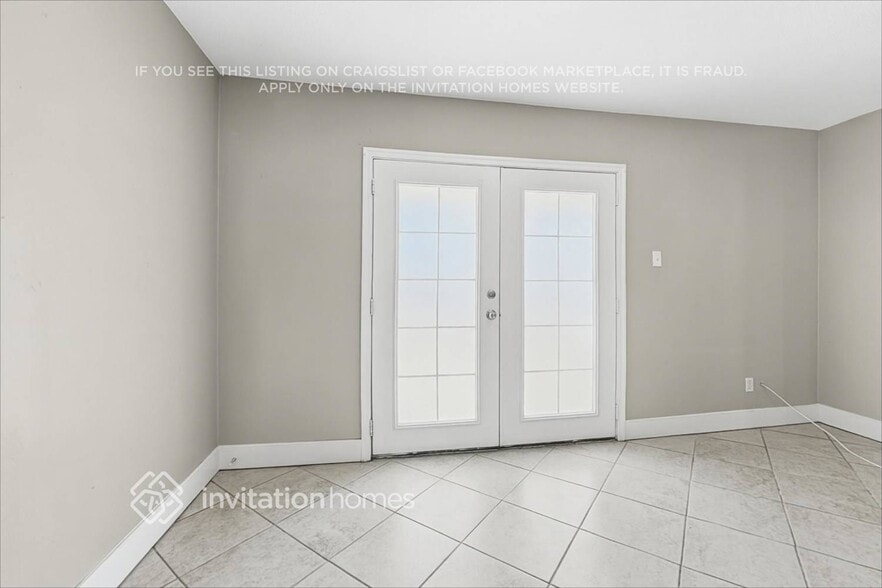 Building Photo - 7005 N 76th Dr