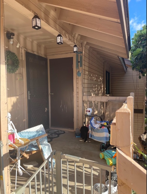 Building Photo - 15 Kulanihakoi St