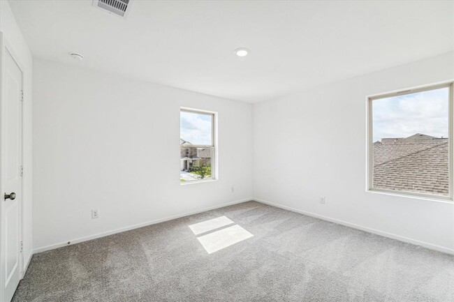 Building Photo - 9923 Oakheath Blf Dr
