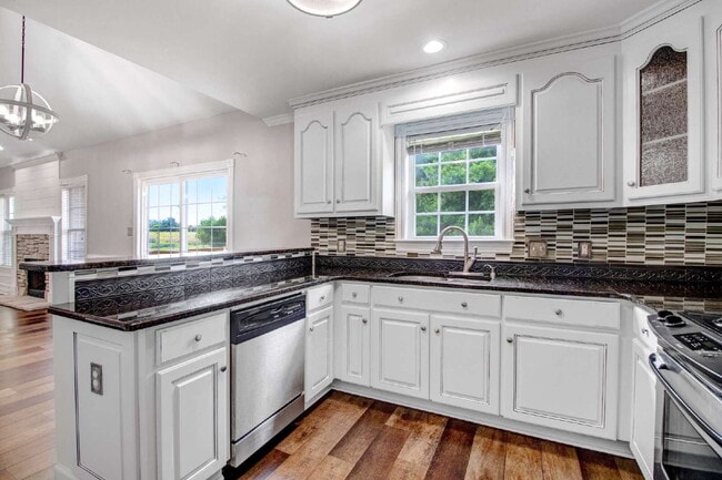 Building Photo - ADORABLE 3 BR | 2 BA Home in Goldsboro *Lawn Care Included!*