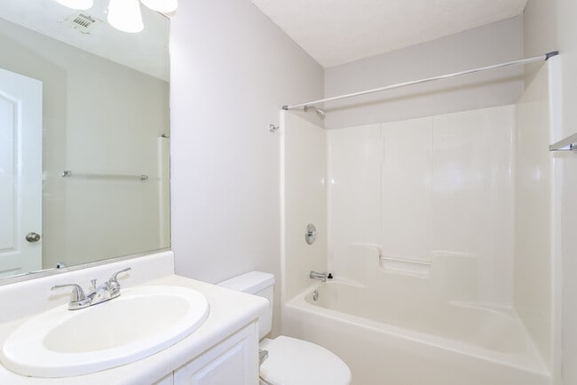 Building Photo - Cozy Home in Thomson,	GA