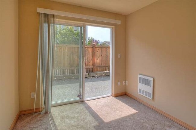 Building Photo - 1139 N 94th St