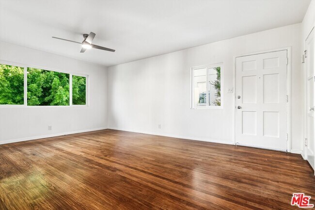 Building Photo - 1319 S Mansfield Ave