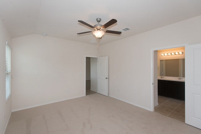 Building Photo - Updated Southeast Austin Single Story - Move In Ready!