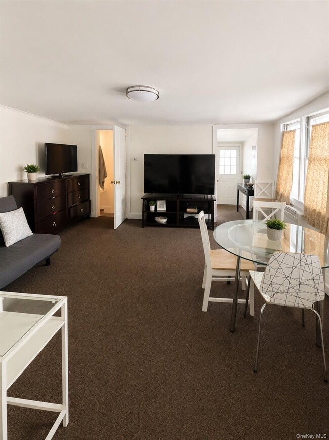 Building Photo - 72 Main St