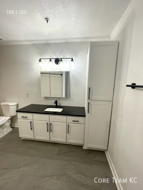 Building Photo - 204 Walnut St