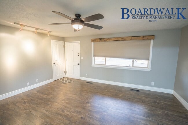Building Photo - Amazing 4 Bed Rambler in Syracuse