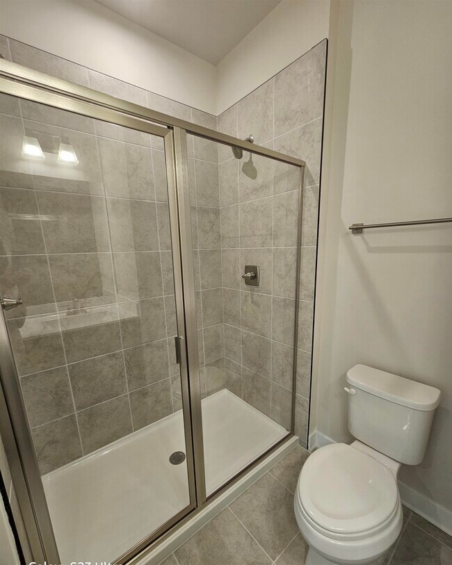 Building Photo - 303 Golan Cir