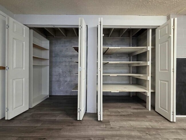 Building Photo - Low maintenance 3 bedroom!