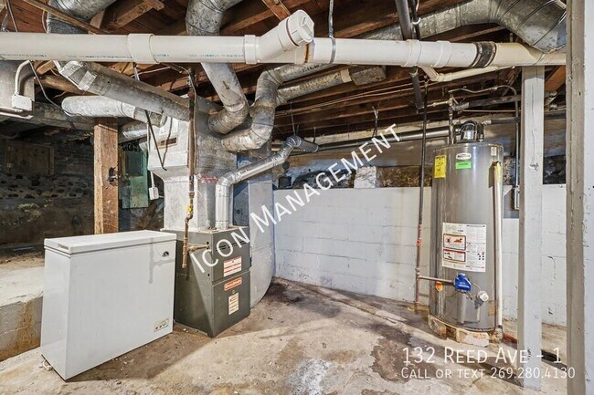 Building Photo - 132 Reed St
