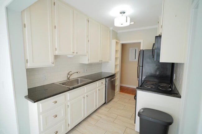 Building Photo - 525 Truett Dr