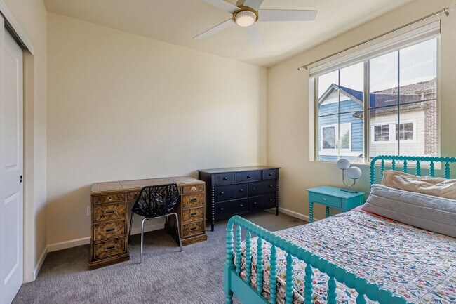 Building Photo - MOVE IN  SPECIAL