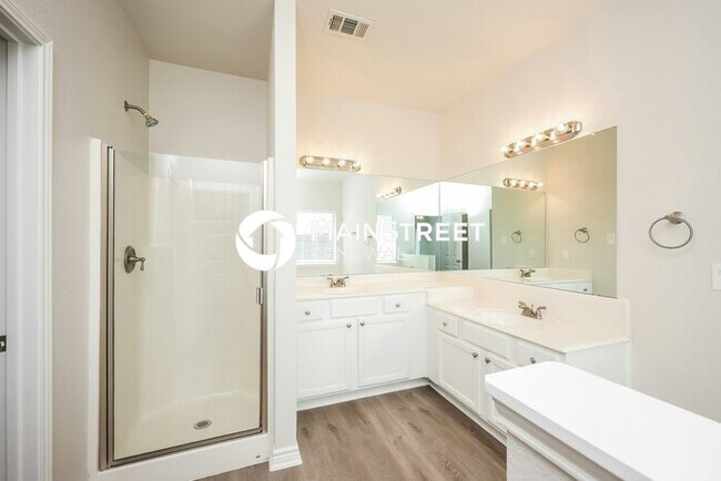 Building Photo - 3 Bedroom Pet-Friendly Home in Seagoville,...