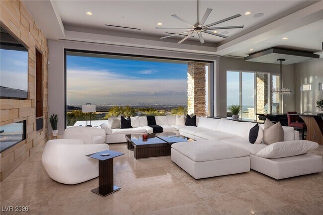 Building Photo - 675 Scenic Rim Dr