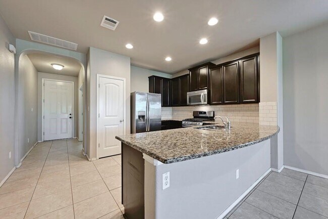 Building Photo - 374 Wincliff Dr
