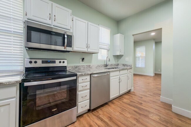 Building Photo - Central Park