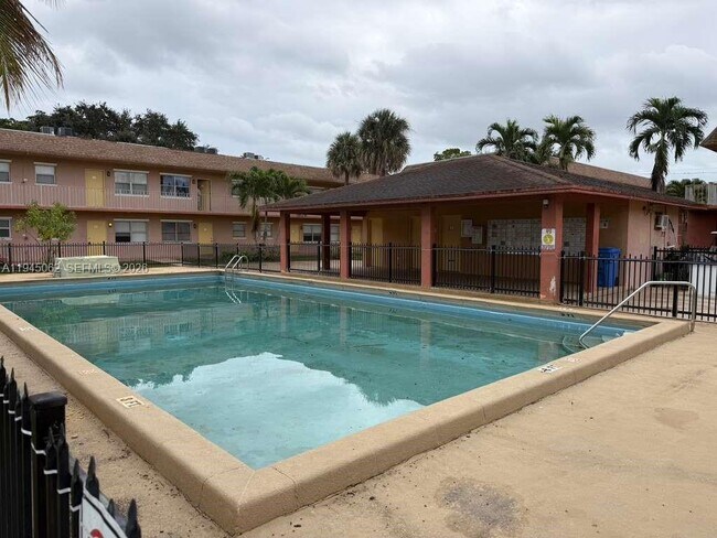 Building Photo - 101 NE 41st St