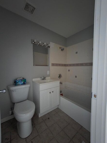 Building Photo - 1044 Hobart St