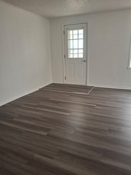 Building Photo - 24 Elliott St