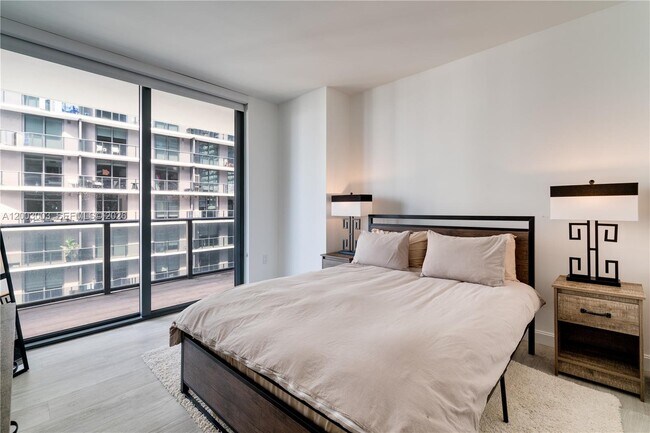 Building Photo - 45 SW 9th St