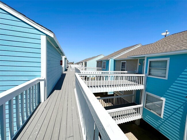 Building Photo - 500 Tiki Dr