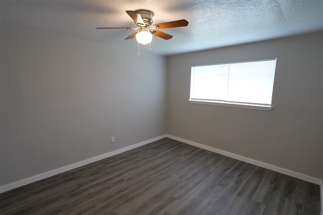 Building Photo - 15654 Boulder Oaks Dr