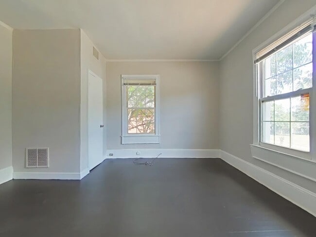 Building Photo - 224 N Dunleith Ave