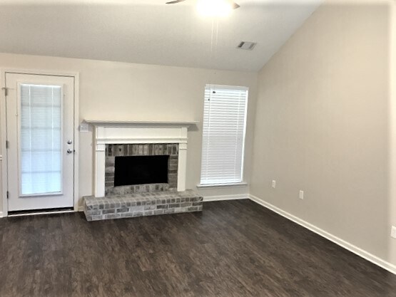 Building Photo - 13 Sweetwater Ln