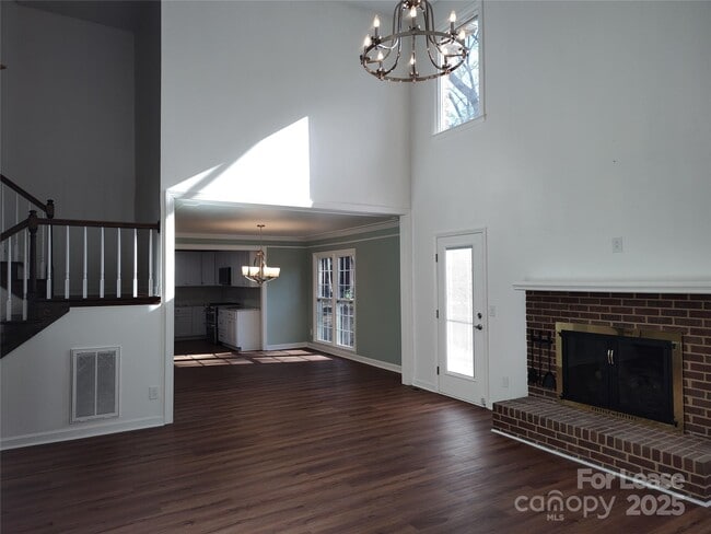 Building Photo - 5206 Dunrobin Ln