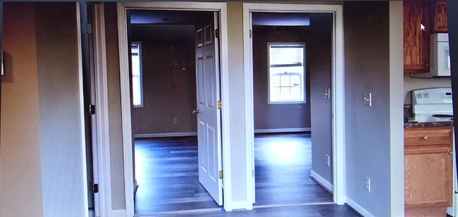 Building Photo - 2102 Kingsbury Rd