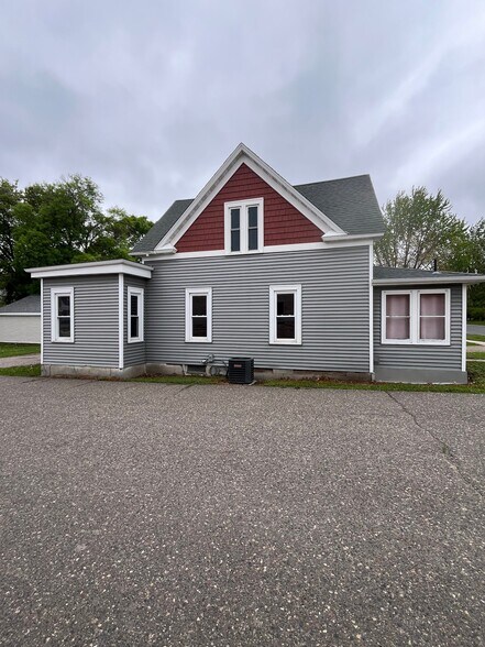 Building Photo - 521 2nd St N