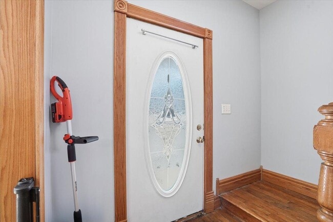 Building Photo - 626 E High St